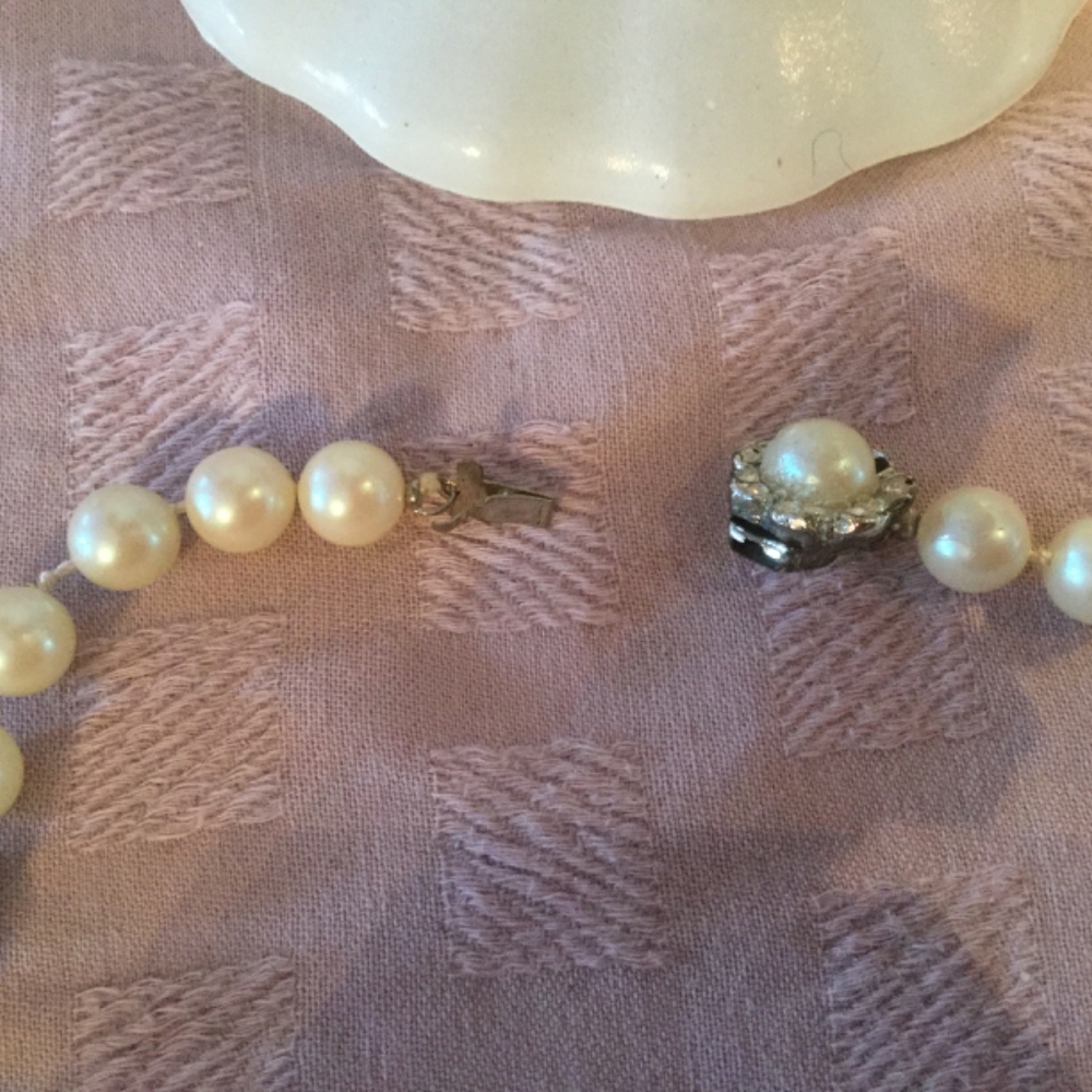 Necklace - Picture 2 of 2